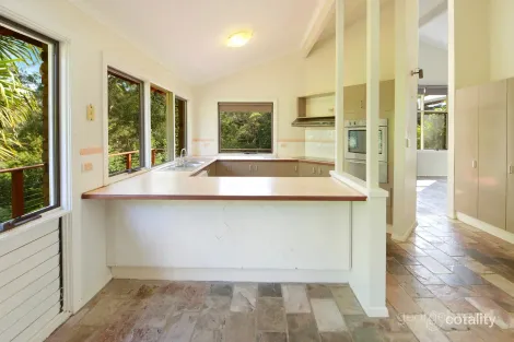 Property photo of 125 Hillside Road Avoca Beach NSW 2251