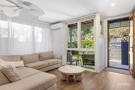 Property photo of 2/262 Riding Road Balmoral QLD 4171