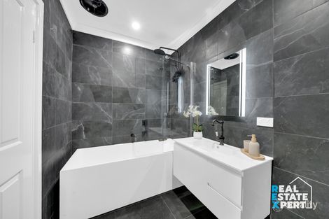 Property photo of 5 Oldmeadow Street Dandenong North VIC 3175