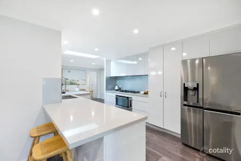 Property photo of 47 Dalgety Crescent Green Point NSW 2251