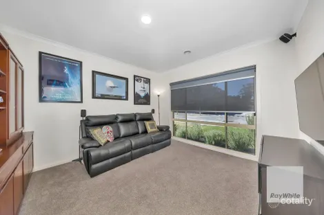 Property photo of 25 Tintern Loop Hillside VIC 3037