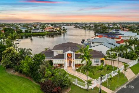 2 Martinique Way, Clear Island Waters, QLD 4226