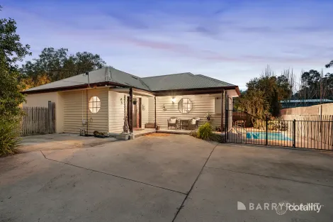 Property photo of 4 Alfred Street Wandin North VIC 3139
