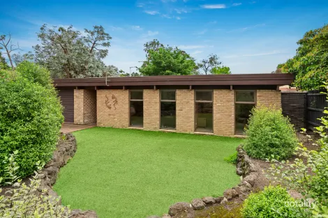 4 Shirley Ct, Croydon, VIC 3136