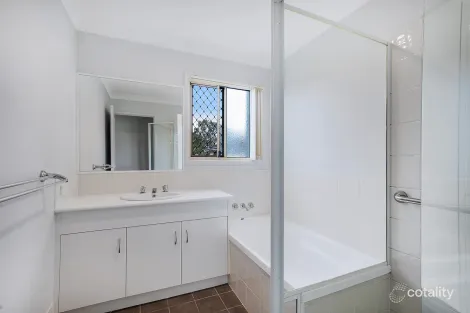 Property photo of 1/12-14 Fleet Drive Kippa-Ring QLD 4021