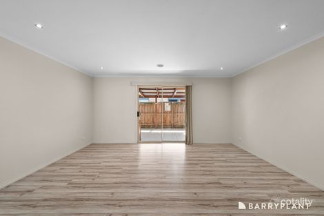 Property photo of 13 Currawong Crescent Pakenham VIC 3810