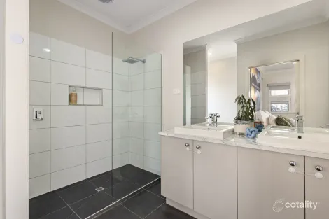Property photo of 3 Bayfield Street Lucas VIC 3350
