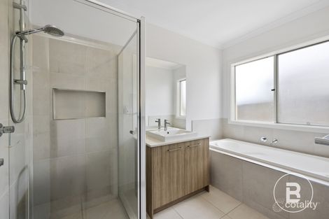 Property photo of 10 Brolga Boulevard Winter Valley VIC 3358