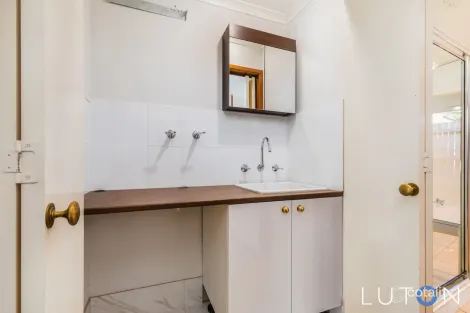 Property photo of 16 Port Jackson Circuit Phillip ACT 2606