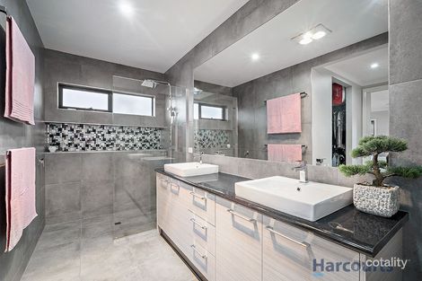Property photo of 16 Regal Drive Alfredton VIC 3350