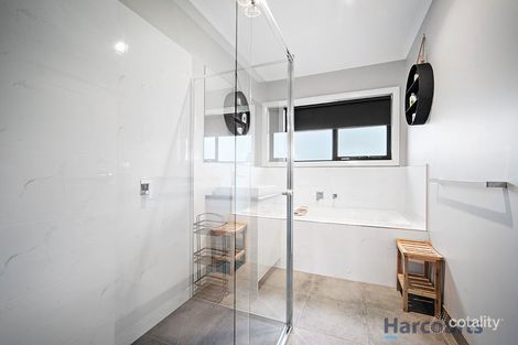 Property photo of 16 Regal Drive Alfredton VIC 3350