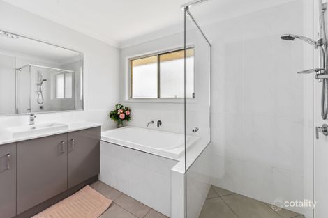 Property photo of 2 Pipit Court Meringandan West QLD 4352