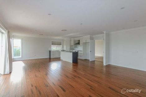 Property photo of 17 Freeman Circuit Llanarth NSW 2795