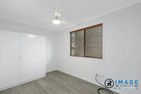 Property photo of 17 Warringah Grove Petrie QLD 4502