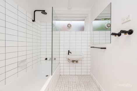 Property photo of 2/13 Christmas Street Northcote VIC 3070