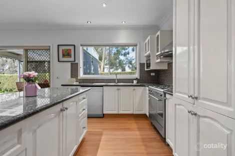 Property photo of 4 Condor Close Berwick VIC 3806