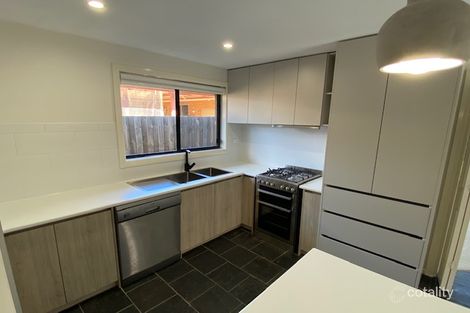 Property photo of 2/32 Delbridge Drive Sydenham VIC 3037