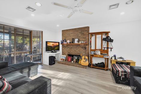 Property photo of 10 Ashton Place Pakenham VIC 3810