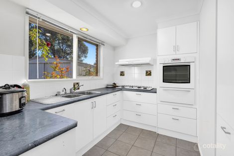 Property photo of 10 Ashton Place Pakenham VIC 3810