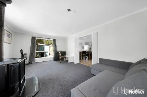 Property photo of 71 Morella Avenue Jerrabomberra NSW 2619