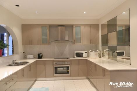 Property photo of 3 Ferraro Close Edensor Park NSW 2176