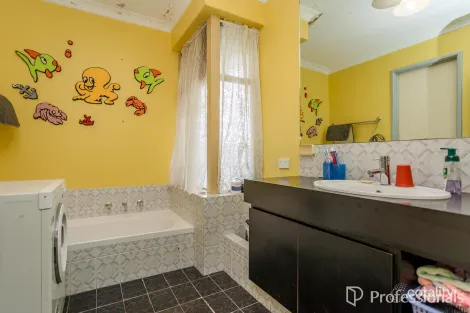 Property photo of 47 Inverness Circle Camillo WA 6111