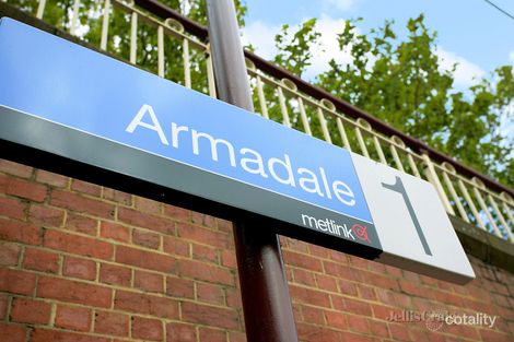 14 Valentine Gr, Armadale, VIC 3143