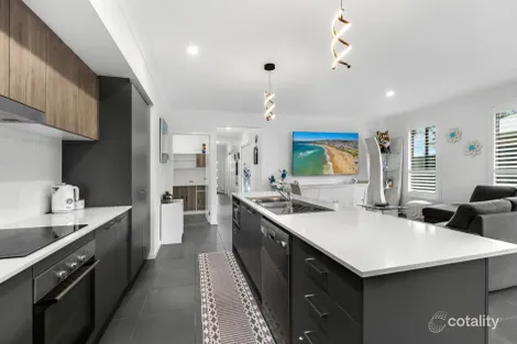 Property photo of 20 Harrow Circuit Greta NSW 2334