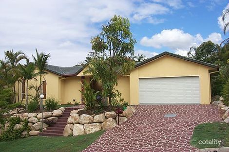 8 Ngeringa Cres, Chapel Hill, QLD 4069