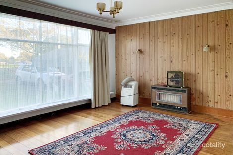 Property photo of 5 Redfern Crescent Eumemmerring VIC 3177