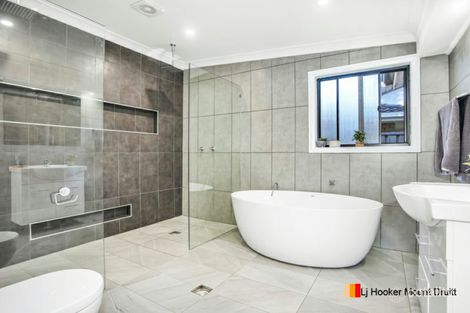 Property photo of 26 Toucan Crescent Plumpton NSW 2761