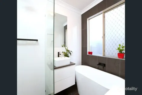 Property photo of 43 Junction Road Morningside QLD 4170