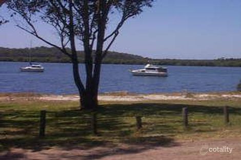Property photo of 33 Gibbers Drive Lemon Tree Passage NSW 2319