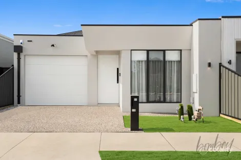 11 Turquoise Way, Mickleham, VIC 3064