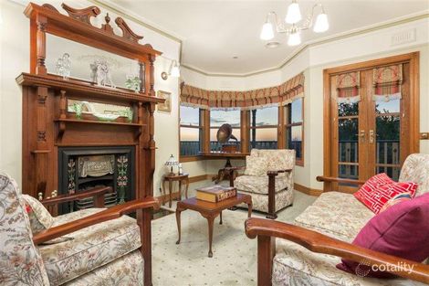 Property photo of 10 Barellan Mews Berwick VIC 3806