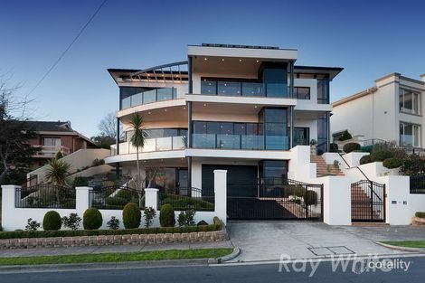 Property photo of 33 Golden Way Bulleen VIC 3105