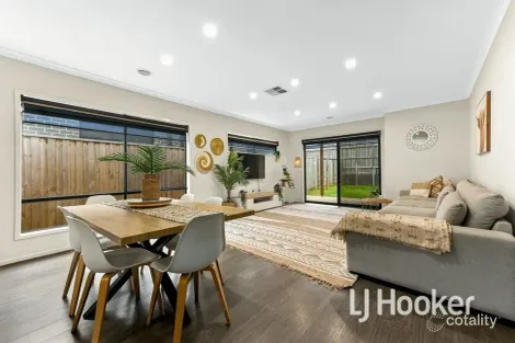 Property photo of 14 Aspire Avenue Clyde North VIC 3978
