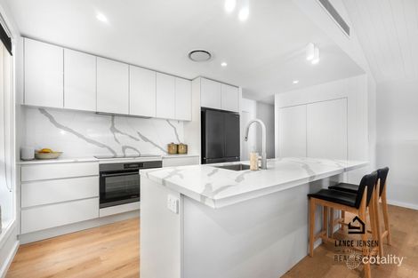 Property photo of 37 Caves Beach Road Caves Beach NSW 2281