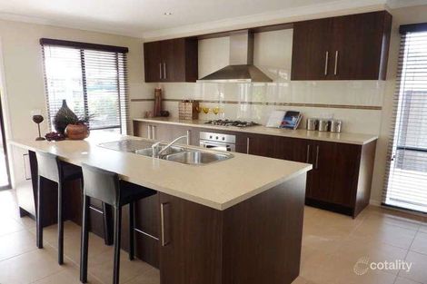 Property photo of 10 Balladong Crescent Tarneit VIC 3029