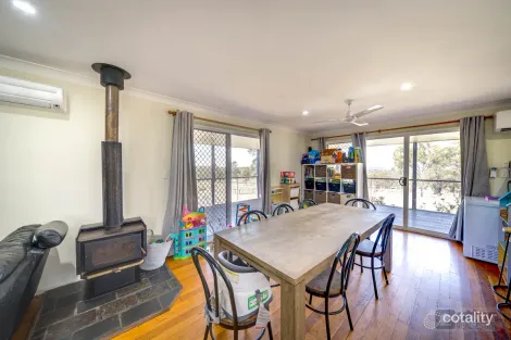 Property photo of 36 Wallers Road Ringwood QLD 4343