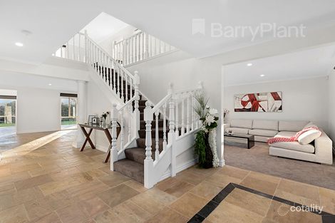 Property photo of 12 Armagh Crescent Wantirna South VIC 3152