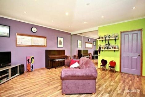 Property photo of 1 Barnsley Place Menai NSW 2234