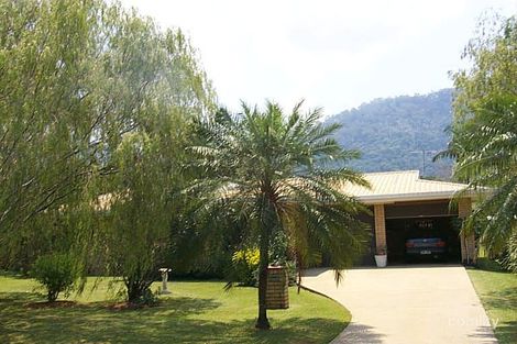 24 Bottlebrush St, Mooroobool, QLD 4870