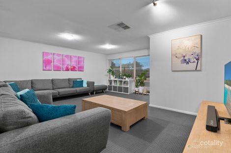 Property photo of 14 Rebecca Court Cranbourne North VIC 3977