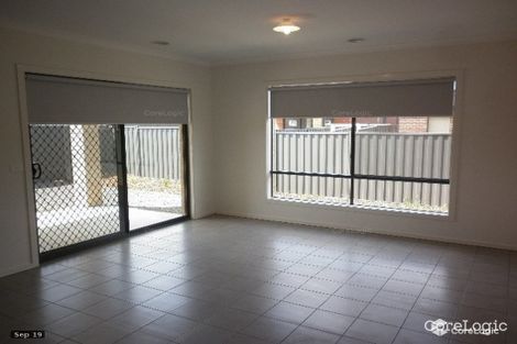 Property photo of 31 Grovedale Way Manor Lakes VIC 3024
