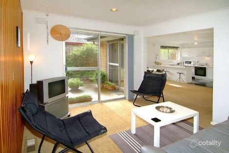 Property photo of 18 Narbethong Drive Greensborough VIC 3088