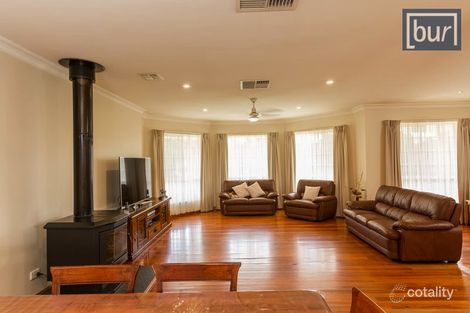 Property photo of 11 Lakeview Drive Table Top NSW 2640