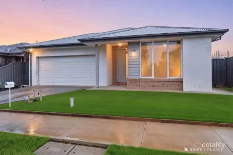 142 ATHERSTONE BVD, STRATHTULLOH, VIC 3338