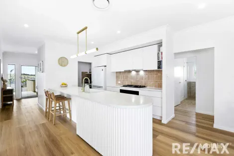 Property photo of 10 Sorrel Court Nikenbah QLD 4655