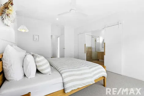 Property photo of 10 Sorrel Court Nikenbah QLD 4655